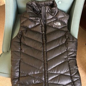 North face black vest